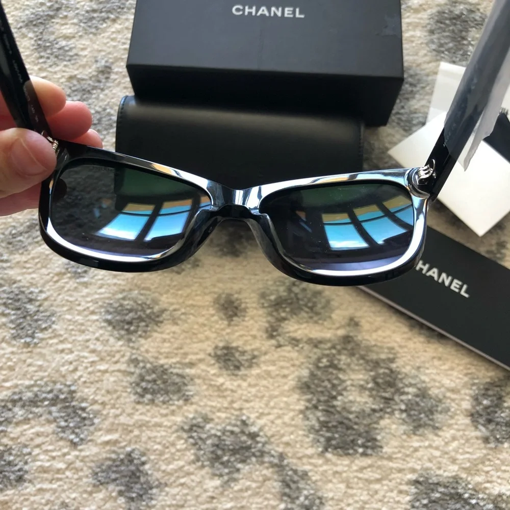 CHANEL Black Sunglasses - Picture 10 of 13